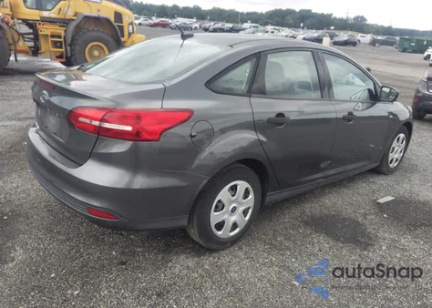 2018 Ford Focus S z USA, uszkodzony, nr VIN 1FADP3E2XJL202164